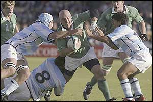 Keith Woods' great run sets up Alan Quinlan for the only try of the first half 