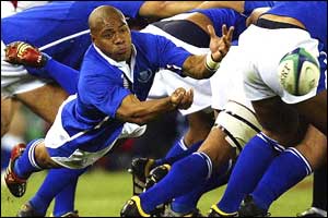 Samoa's Steven So Oialo feeds from the scrum