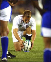 Jonny Wilkinson prepares to convert Phil Vickery's try