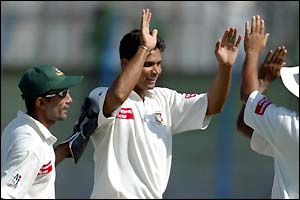 Mashrafe Mortaza celebrates the fall of Rikki Clarke's wicket