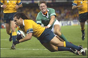George Smith touches down for Australia's first try