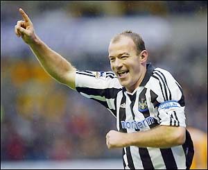 Newcastle captain Alan Shearer scores his side's equalising goal