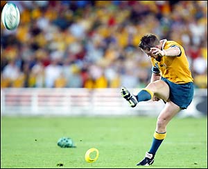  Australia's Elton Flatley kicks a penalty