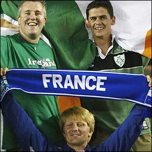  Ireland and France are supported by a large numbers of fans in Melbourne 