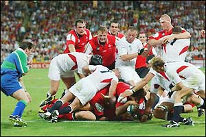 Colin Charvis scores Wales' second try