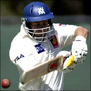 The Victorian Bushrangers' Brad Hodge in action 