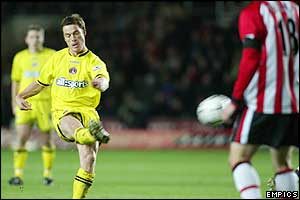 Scott Parker hits his fantastic second goal 