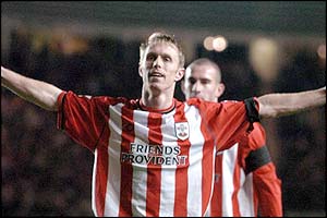 Brett Ormerod scores just before the interval to put Southampton 2-0 up