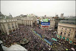 The buses roll into Piccadilly Circus