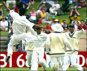 Irfan Pathan celebrates Hayden's wicket