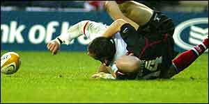 Ulster flanker about to score the first of Ulster's two tries