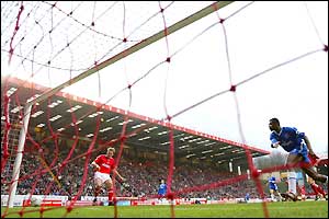 Jonatan Johansson tucks away Charlton's third goal