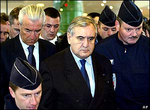 French Prime Minister Jean-Pierre Raffarin arrives to meet relatives of the crash victims.