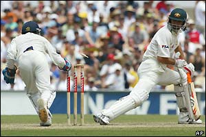 Indian wicketkeeper Parthiv Patel stumps Jason Gillespie