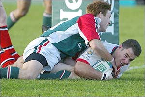 Ulster skipper Andy Ward goes over for a try