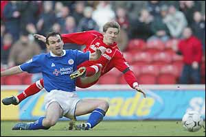 Leicester's Nikos Dabizas cannot prevent Juninho giving Boro the lead