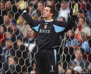 Villa keeper Thomas Sorensen protests vociferously
