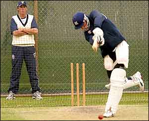 David Hookes watches Nick Jewell