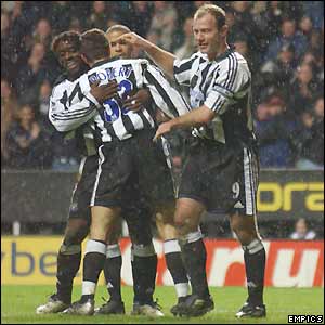 Laurent Robert takes the plaudits after a brilliant goal against Fulham