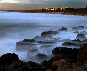 Rest Bay, Porthcawl just as night is falling, by Gerwyn Gibbs