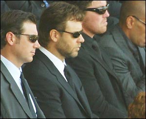 Cricket fan Russell Crowe, cousin of New Zealand's Martin Crowe, pays his respects 