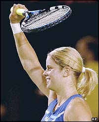 Kim Clijsters acclaims her victory to the crowd