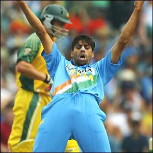 Nehra celebrates Gilchrist's wicket