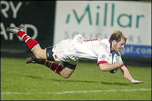 Scott Young scoring a try against the Ospreys in the Celtic League