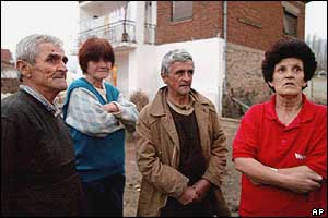 Trajko Trajkovski (left), Kire Trajkovski, uncles of thepresident, with their wives in the village of Monospitovo