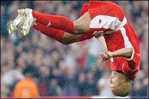 Robert Earnshaw celebrates his hat-trick