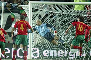 Pauleta's stunning free-kick gives Portugal a 1-1 draw