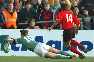 Fly-half Ronan O'Gara adds a third try on the half-hour