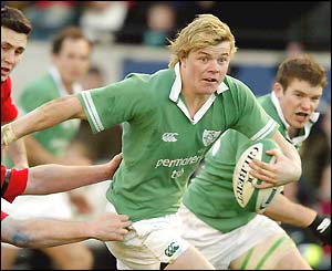 Brian O'Driscoll attacks for Ireland