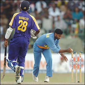 Farveez Maharoof becomes the penultimate wicket to fall as he makes nine runs