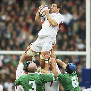 Steve Borthwick wins a line-out for England