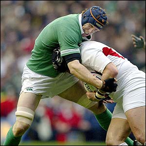 Simon Easterby tries to get the ball from Phil Vickery
