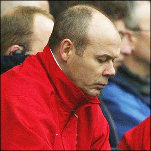 Sir Clive Woodward looks glum