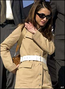 Queen Rania of Jordan, steps out of the plane at Beirut airport
