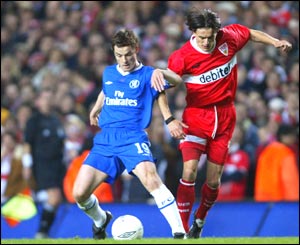 Chelsea's Scott Parker battles with Kevin Kuranyi 