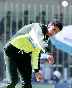 Pakistan's Shabbir Ahmed bowls against india