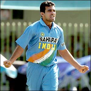 Zaheer Khan celebrates the wicket of Shoaib Malik