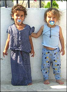 Young Roma girls, Athens