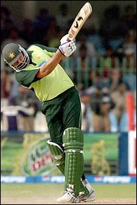 Pakistan skipper Inzamam-ul-Haq slugs a six