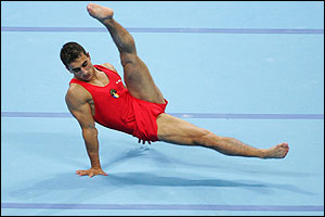 Marian Dragulescu helps Romania take an early lead