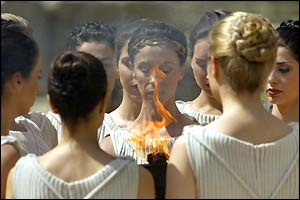 Actresses recreate the ancient ceremony at the Temple of Hera