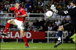 Michael Owen head England's second goal
