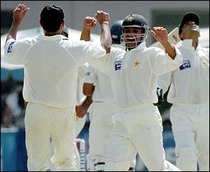 Chopra is dismissed for 42 off the bowling of Saqlain Mushtaq