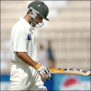 Yasir Hameed makes 91 before he is dismissed