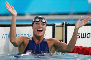 Inge de Bruijn defends 50m freestyle title