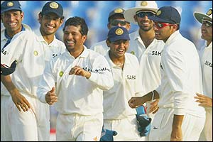 Tendulkar's wicket puts India firmly in control